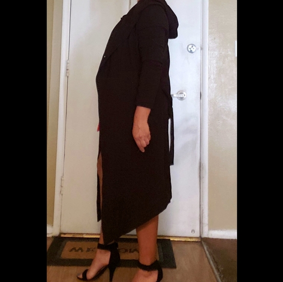 Hooded Long black coat - Picture 5 of 10